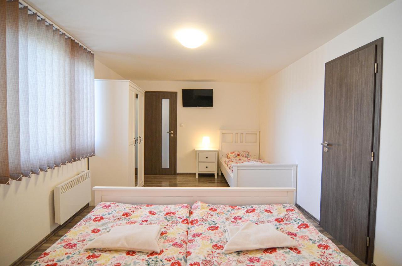 Apartmany Zajecak Zaječí Exterior foto